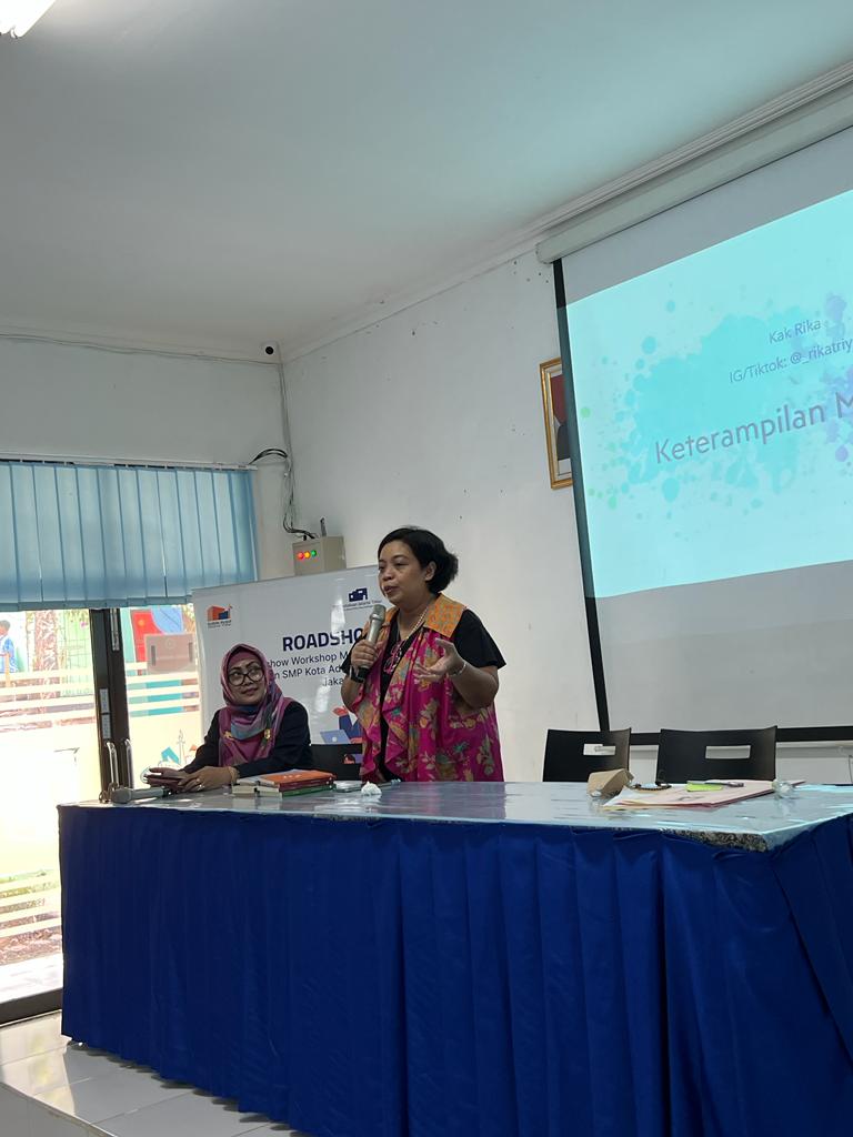 Roadshow Workshop Membaca Di SMP Negeri 103 Jakarta